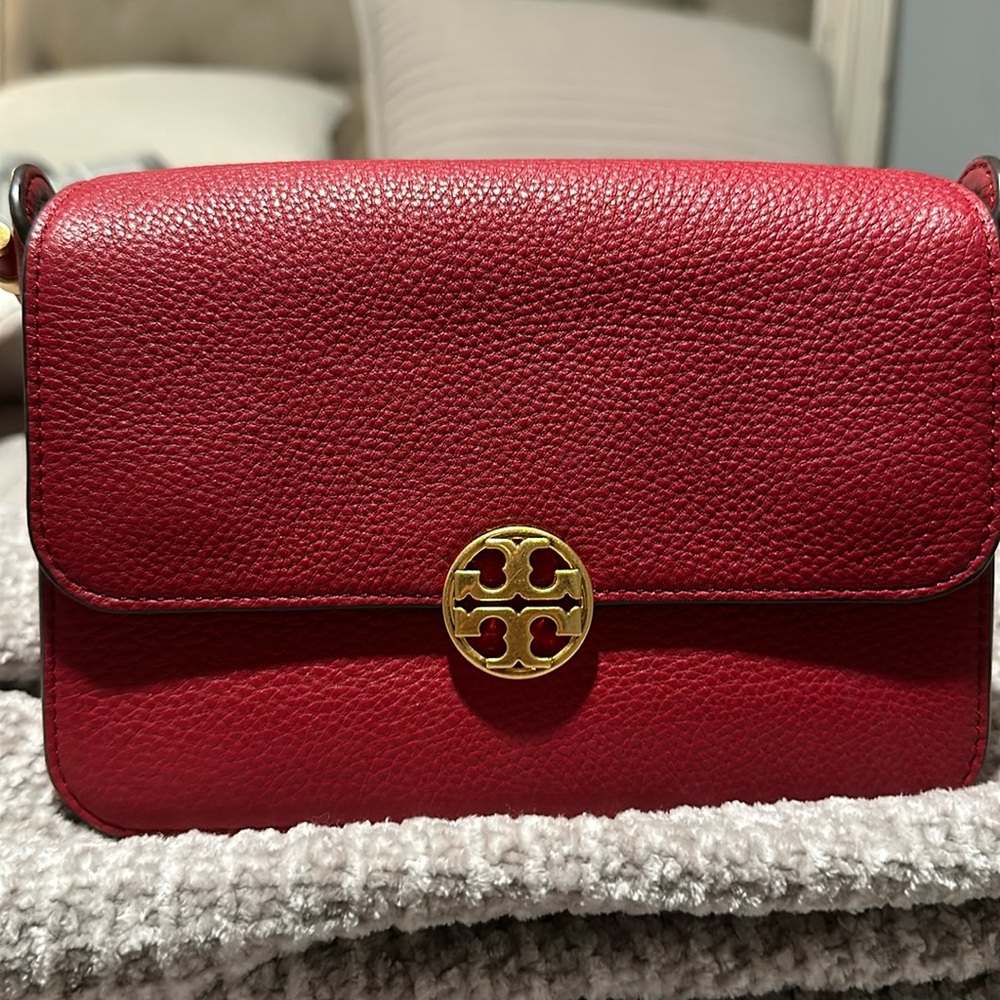 Perfect Tory crossbody with no damage